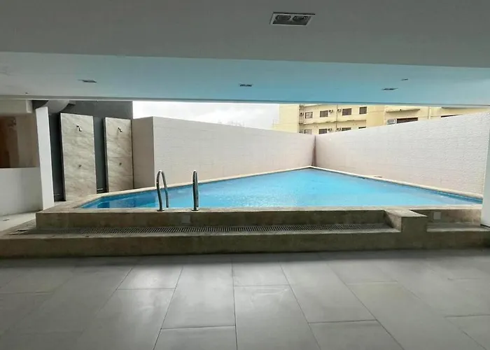 Leilighet Cozy Near Business Park With View Balcony, Pool, Netflix-ready Smart Tv