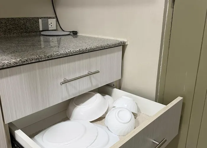 Leilighet Cozy Near Business Park With View Balcony, Pool, Netflix-ready Smart Tv *